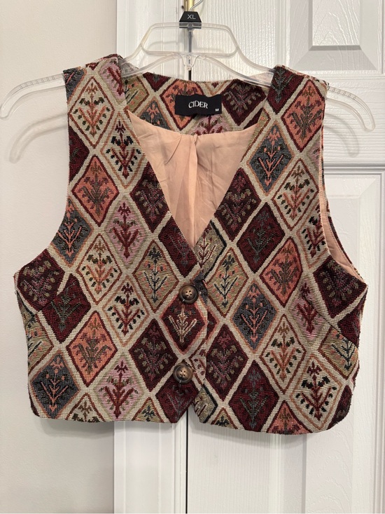 Cider Tops - Cider Patterned Diamond Jacquard Cropped Vest